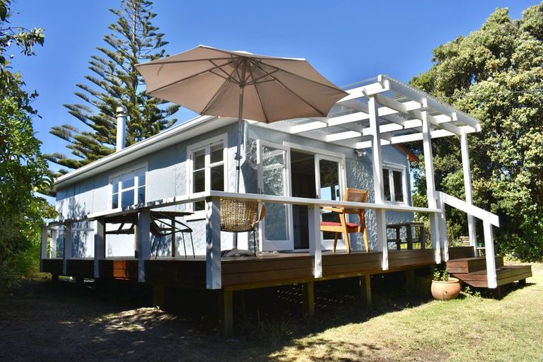 Photo of property in 16 Koromiko Street, Otaki Beach, Otaki, 5512