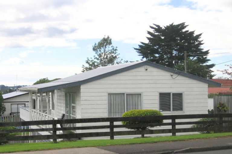 Photo of property in 183 Waimumu Road, Massey, Auckland, 0614