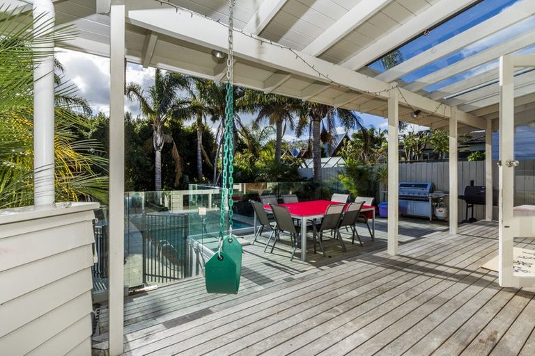 Photo of property in 36 Rewi Street, Torbay, Auckland, 0630