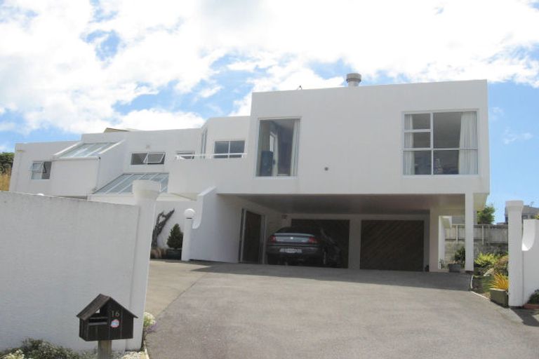 Photo of property in 16 Treasure Grove, Hataitai, Wellington, 6021