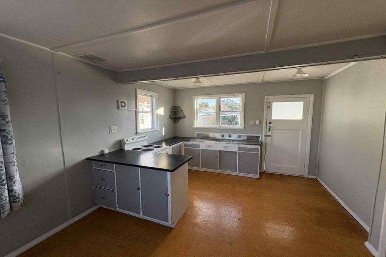 Photo of property in 206 Coronation Avenue, Welbourn, New Plymouth, 4310