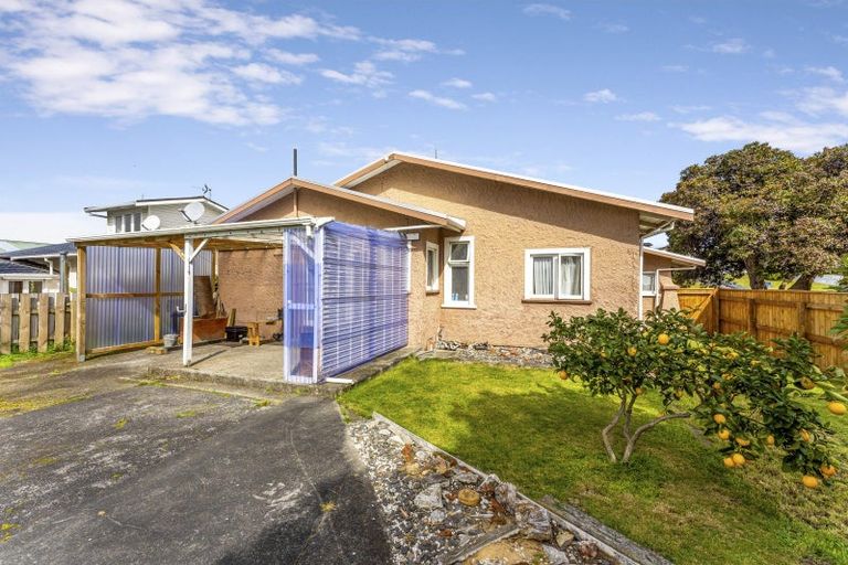 Photo of property in 28 Kawatiri Avenue, Gonville, Whanganui, 4501