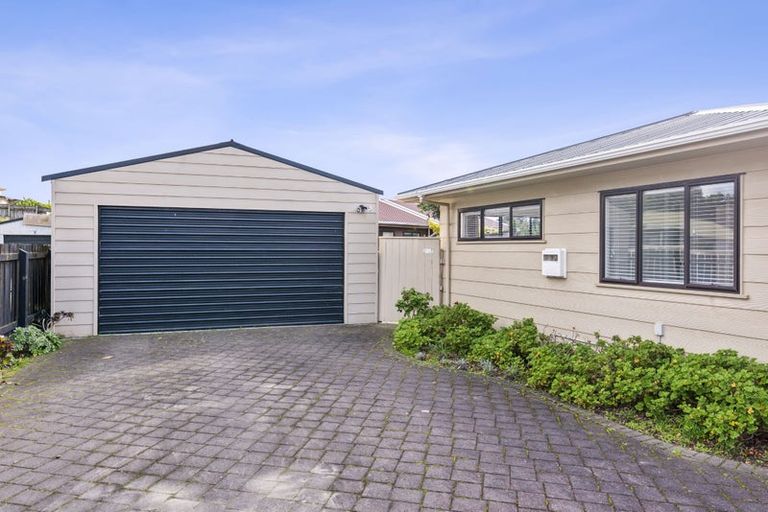 Photo of property in 99 Queens Road, Waikanae Beach, Waikanae, 5036