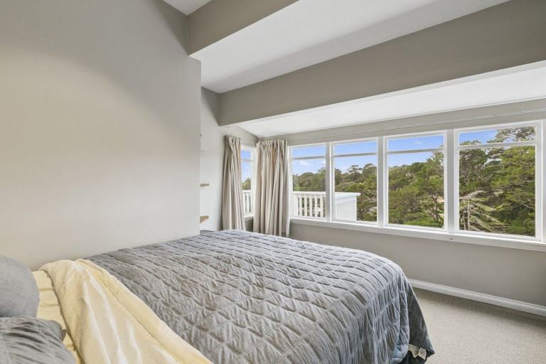 Photo of property in 67 Garden Road, Northland, Wellington, 6012