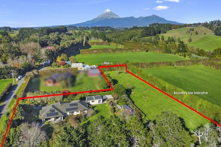 Photo of property in 200 Cowling Road, Hurdon, New Plymouth, 4371