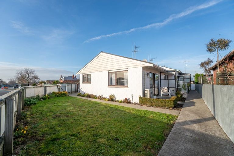 Photo of property in 1/52 Avenue Road, West End, Timaru, 7910