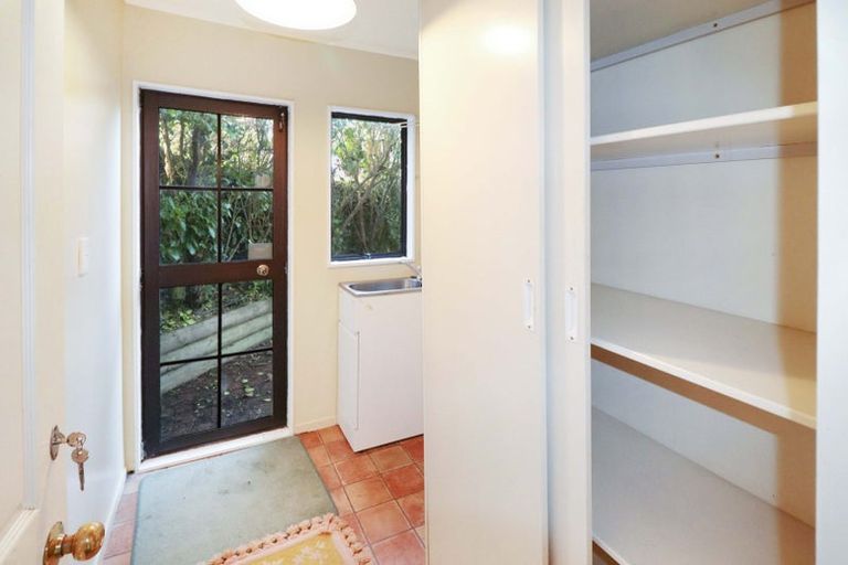 Photo of property in 38 Gurkha Crescent, Khandallah, Wellington, 6035