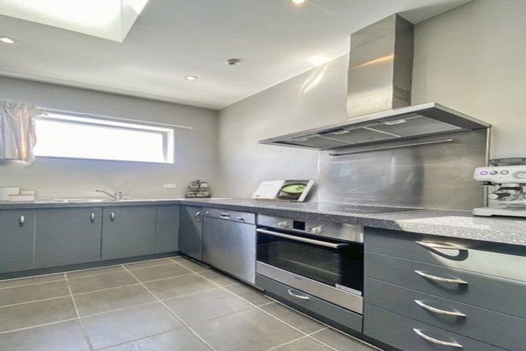 Photo of property in 5/35 Home Street, Mount Victoria, Wellington, 6011