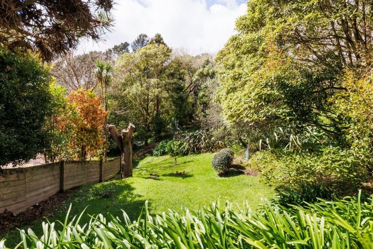 Photo of property in 16 Clifton Terrace, Fitzherbert, Palmerston North, 4410