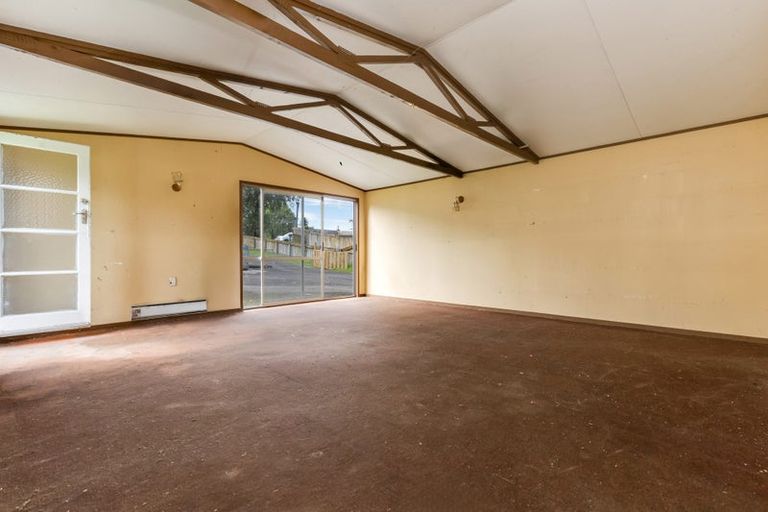 Photo of property in 7 Newington Road, Henderson, Auckland, 0612