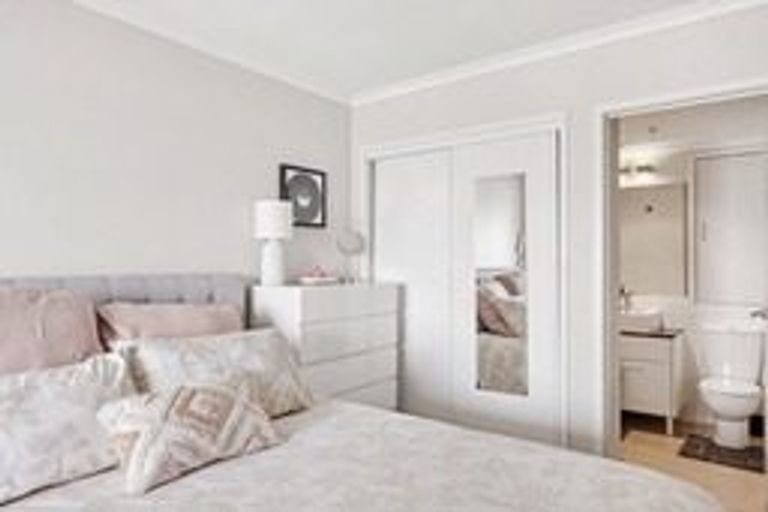 Photo of property in Algarve Apartments, 213/332 Maunganui Road, Mount Maunganui, 3116