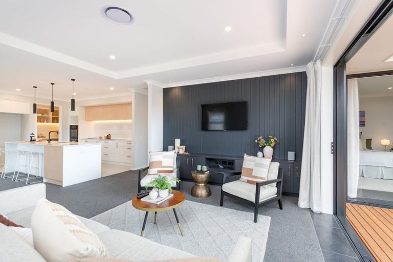 Photo of property in 54 Farnworth Terrace, Glenside, Wellington, 6037