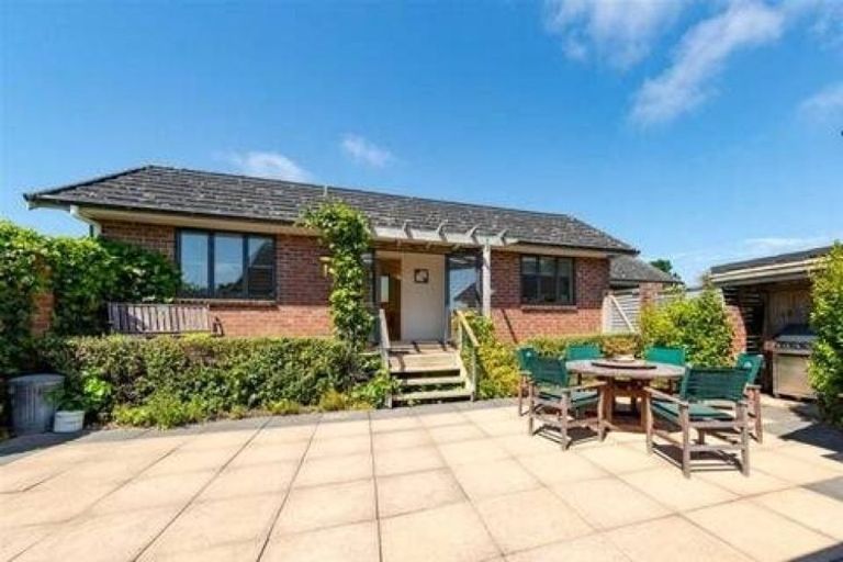 Photo of property in 350 Horokiwi Road, Horokiwi, Wellington, 5016