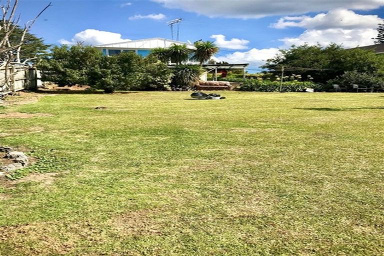 Photo of property in 30 Ranui Avenue, Ranui, Auckland, 0612