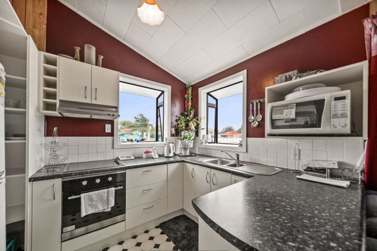 Photo of property in 20 Watchfield Close, Mangere, Auckland, 2022