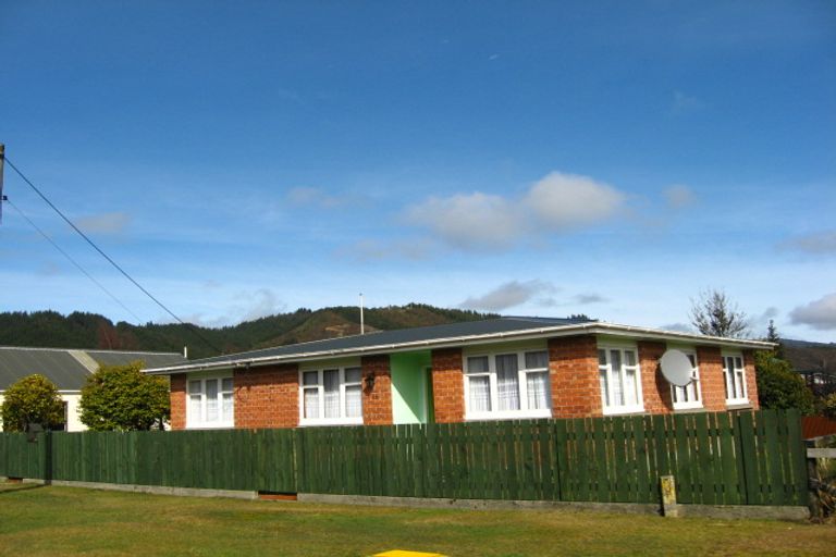 Photo of property in 76-78 Dick Street, Reefton, 7830