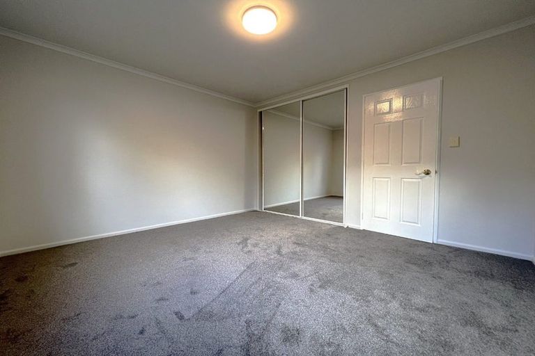Photo of property in 7 Mcfetridge Place, Hillcrest, Auckland, 0627