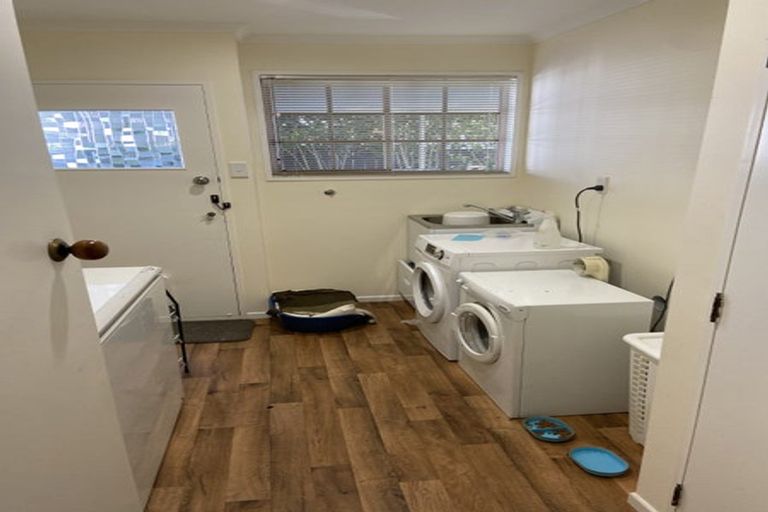 Photo of property in 19 Wallace Place, Hokowhitu, Palmerston North, 4410