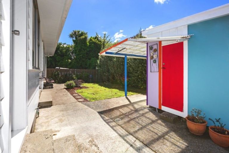 Photo of property in 26 Coates Street, Tawa, Wellington, 5028