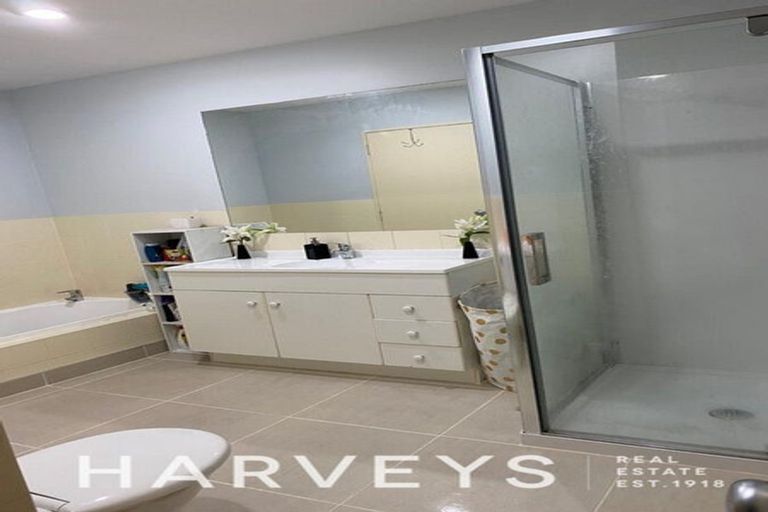 Photo of property in 2/17 Charlenne Close, Ranui, Auckland, 0612