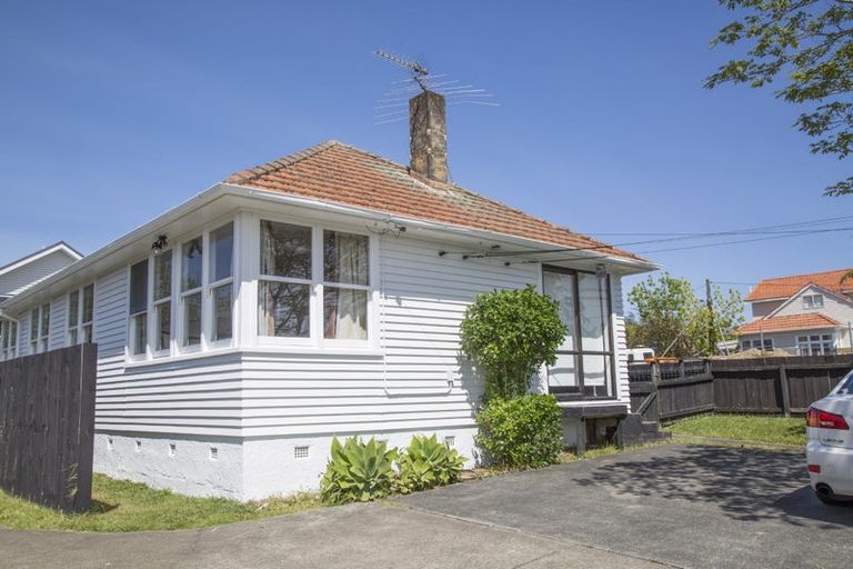 Photo of property in 104a Lake Road, Belmont, Auckland, 0622