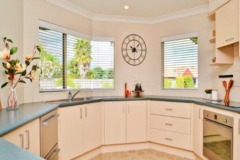 Photo of property in 18 Halcione Close, Flagstaff, Hamilton, 3210