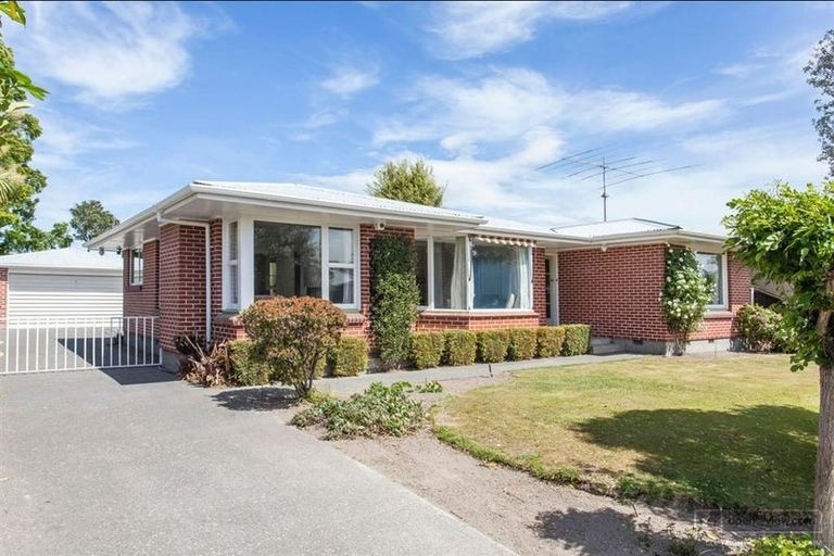 Photo of property in 42 Grahams Road, Ilam, Christchurch, 8041