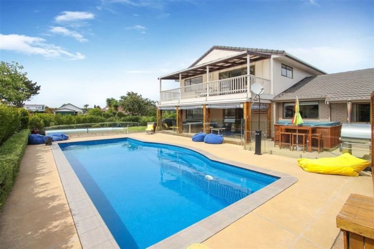 Photo of property in 33 Stella Drive, Clarks Beach, 2122
