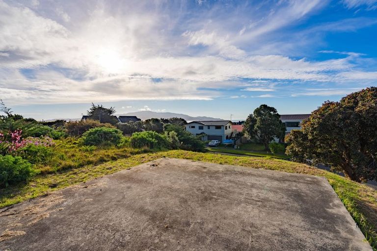 Photo of property in 39 Hicks Crescent, Waikanae Beach, Waikanae, 5036