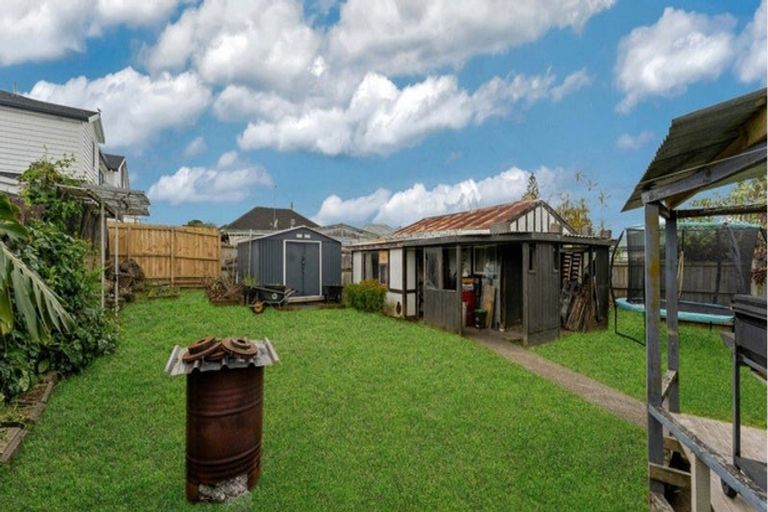 Photo of property in 5 Tui Crescent, Manurewa, Auckland, 2102