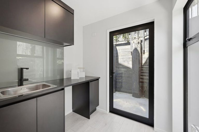 Photo of property in 111d Woodglen Road, Glen Eden, Auckland, 0602