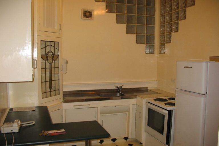 Photo of property in 22 Scarborough Terrace, Mount Victoria, Wellington, 6011