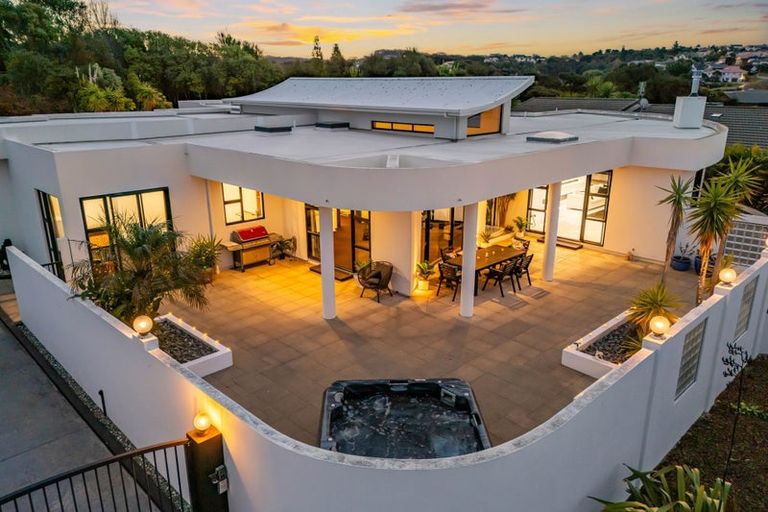 Photo of property in 1 Young Nicks Lane, Whitby, Porirua, 5024