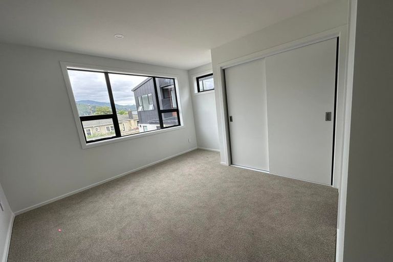 Photo of property in 3/27 Main Road, Wainuiomata, Lower Hutt, 5014