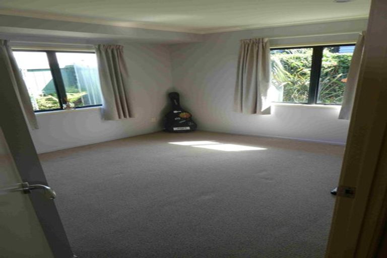 Photo of property in 42 Triangle Road, Massey, Auckland, 0614