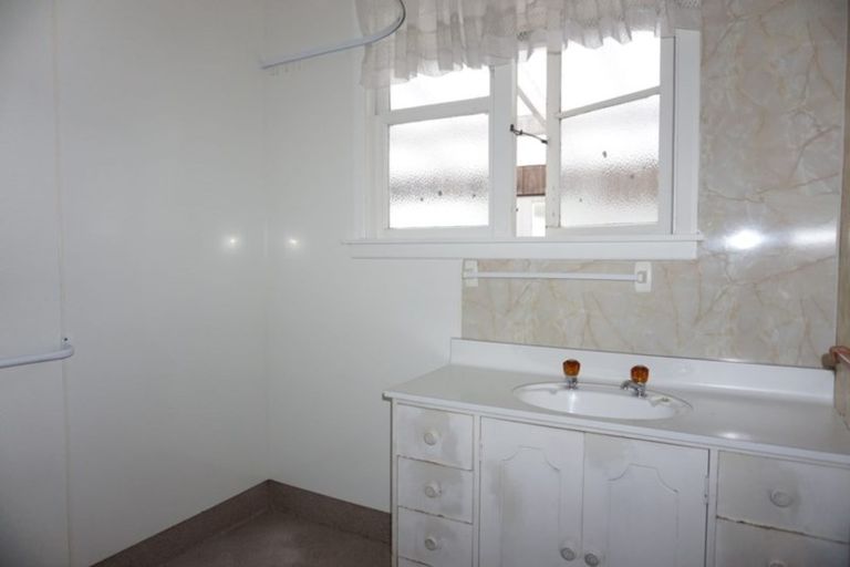 Photo of property in 56 Moffett Street, Islington, Christchurch, 8042