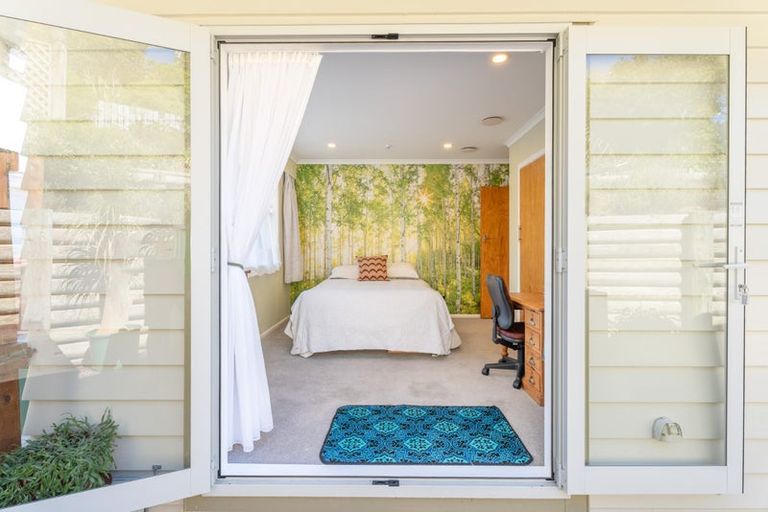 Photo of property in 97a Glanmire Road, Newlands, Wellington, 6037