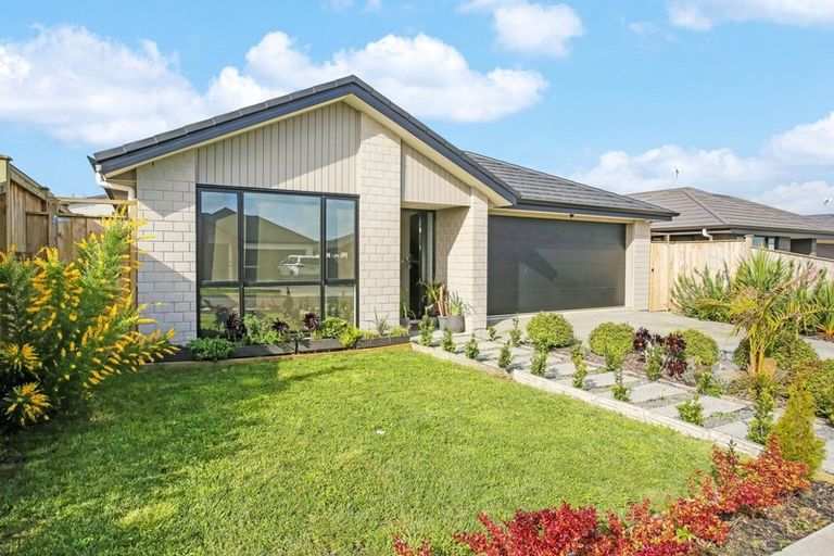 Photo of property in 15 Lusitano Drive, Karaka, Papakura, 2113