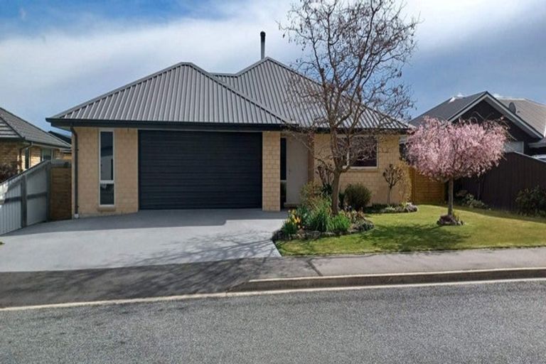 Photo of property in 8 Greenfield Place, Twizel, 7901