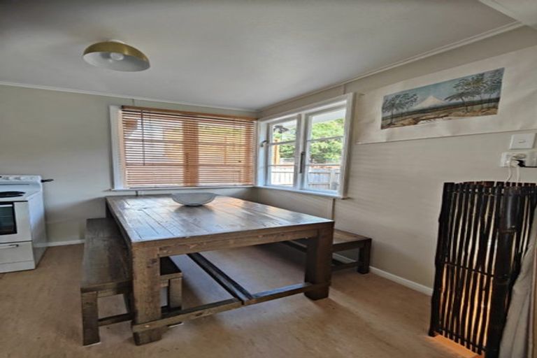 Photo of property in 17 Boyd Grove, Naenae, Lower Hutt, 5011