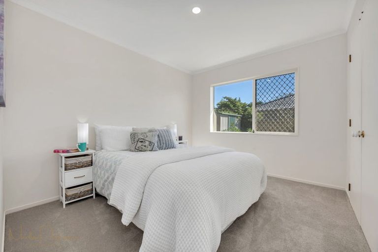 Photo of property in 1/24 West Fairway, Golflands, Auckland, 2013