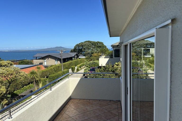 Photo of property in 2/89 Aberdeen Road, Castor Bay, Auckland, 0620