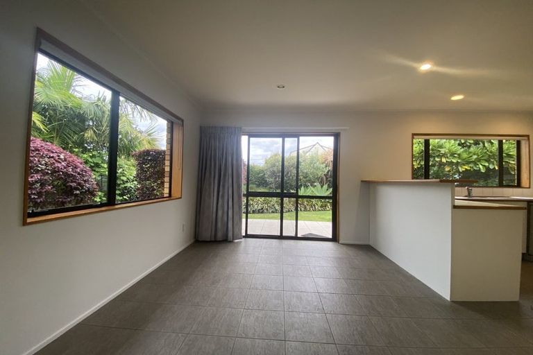 Photo of property in 2/32 Riverside Road, Orewa, 0931