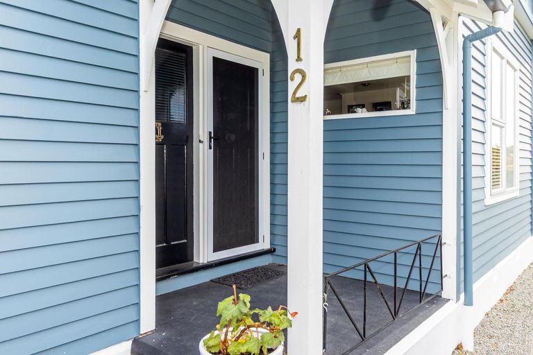Photo of property in 12 Parsonage Road, Waimate, 7924