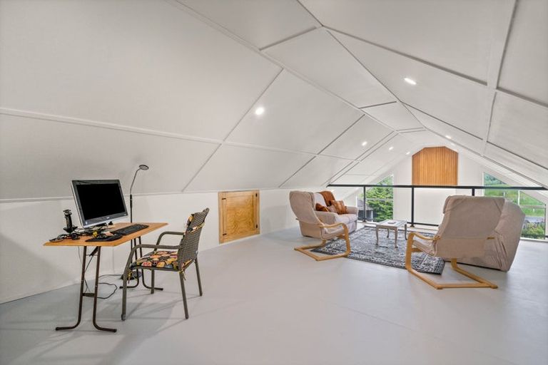 Photo of property in 2268 Ohai Clifden Highway, Orawia, Otautau, 9682