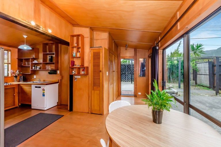 Photo of property in 14 Elizabeth Street, Waikanae, 5036