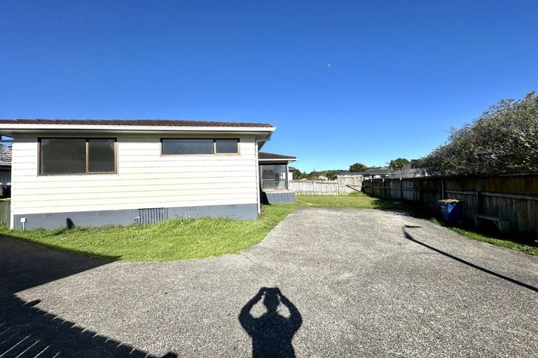 Photo of property in 18 Karepo Crescent, Ranui, Auckland, 0612