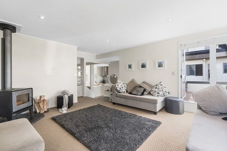 Photo of property in 1/21 Onepoto Road, Hauraki, Auckland, 0622