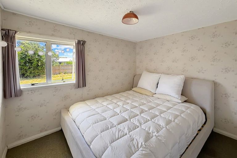 Photo of property in 33 Shortt Street, Foxton Beach, Foxton, 4815