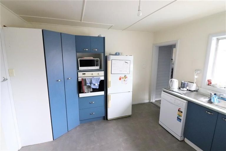 Photo of property in 1 Ludecke Place, Sockburn, Christchurch, 8042